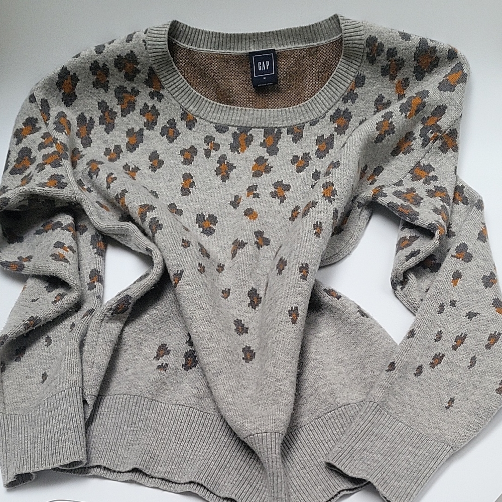 GAP Women's Sweater in Gray with Brown Accents